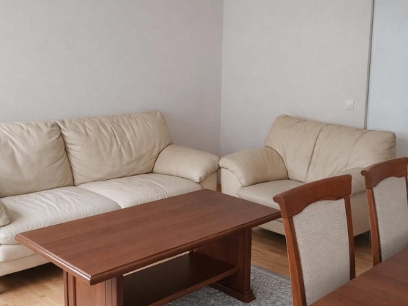 Дава се под наем Тристаен апартамент в София, Драгалевци - 115 кв.м за 846.6 € - Снимка #1