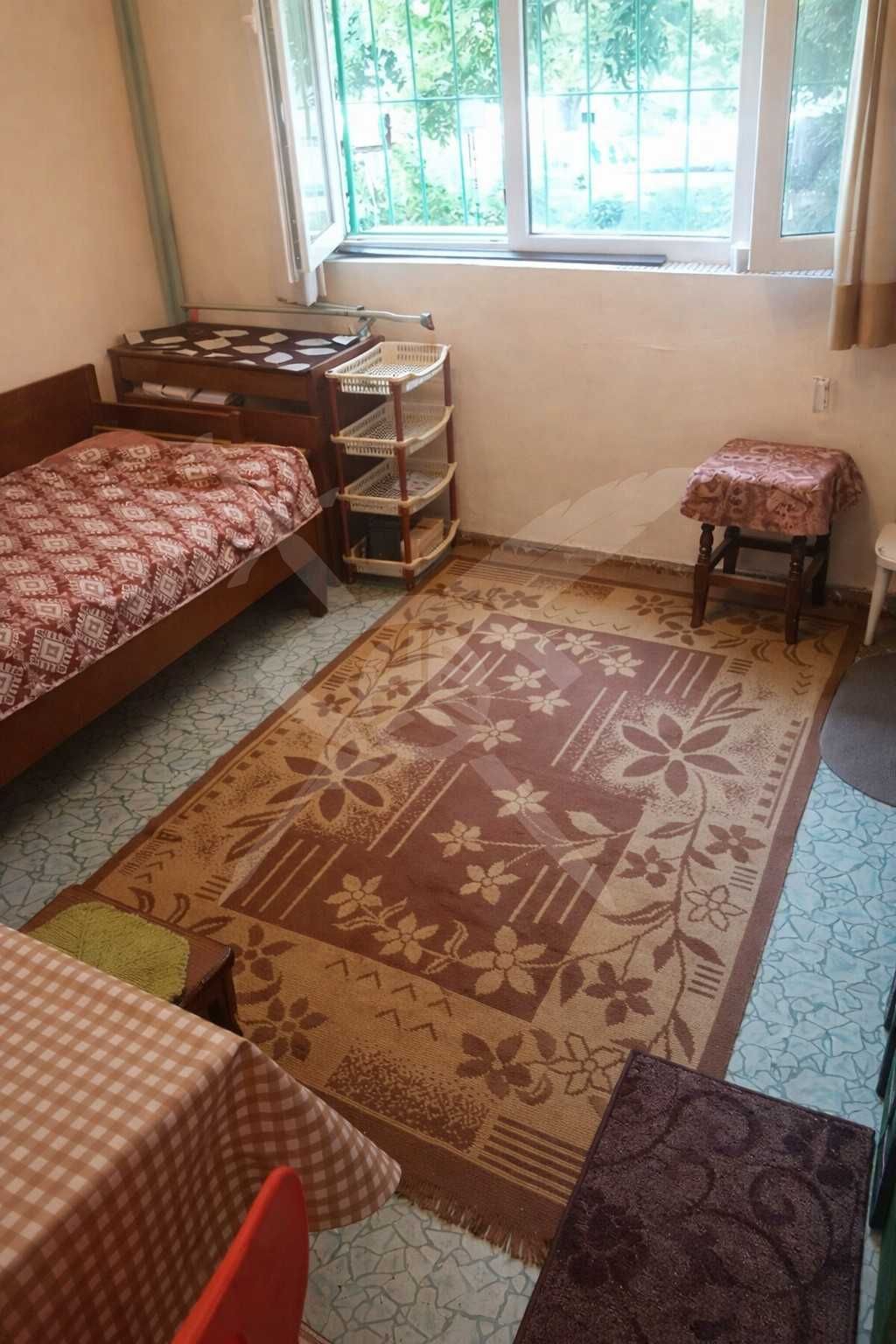 Дава се под наем Едностаен апартамент в Пловдив, Кършияка - 30 кв.м за 119.34 € - Снимка #1