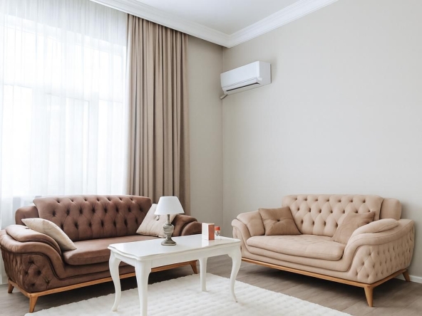 Дава се под наем Етаж от къща в Пловдив, Център - 90 кв.м за 715 € - Снимка #1