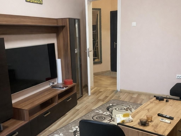 Дава се под наем Двустаен апартамент в София, Център - 65 кв.м за 598.23 € - Снимка #1