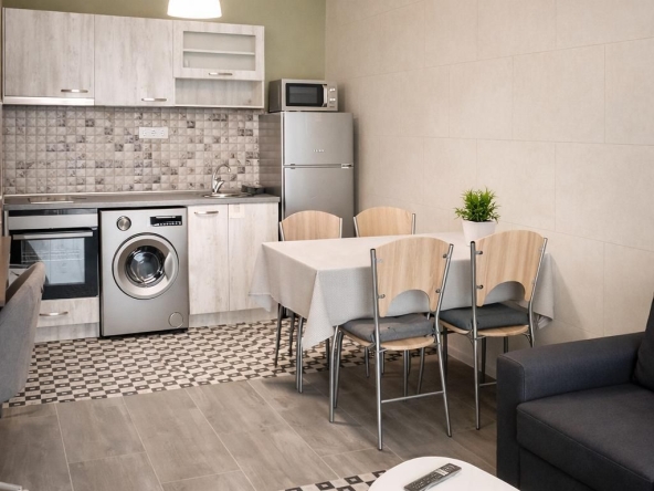 Дава се под наем Двустаен апартамент в Пловдив, Младежки Хълм - 55 кв.м за 518.67 € - Снимка #1