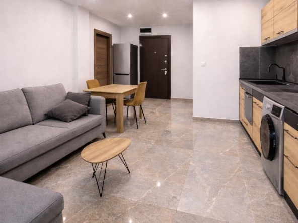 Дава се под наем Двустаен апартамент в Пловдив, Център - 55 кв.м за 448.8 € - Снимка #1