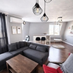 Дава се под наем Четиристаен апартамент в Пловдив, Младежки Хълм - 125 кв.м за 668.1 € - Снимка #1