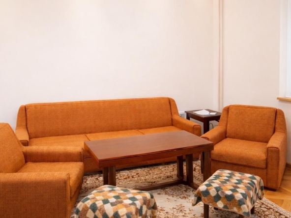 Дава се под наем Двустаен апартамент в Пловдив, Кючук Париж - 65 кв.м за 418.71 € - Снимка #1