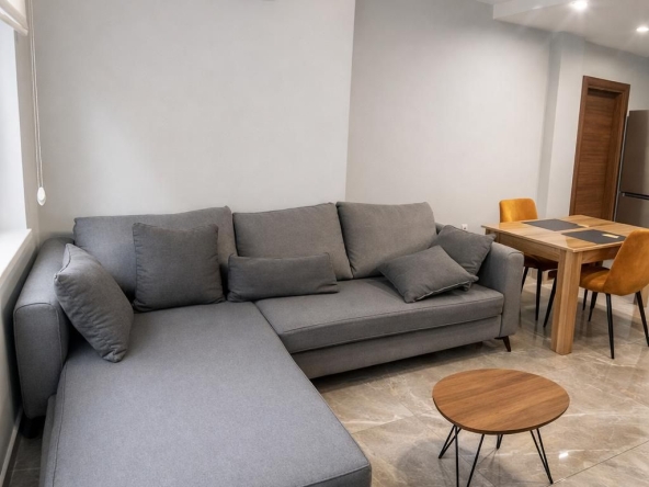 Дава се под наем Двустаен апартамент в Пловдив, Център - 55 кв.м за 498.27 € - Снимка #1