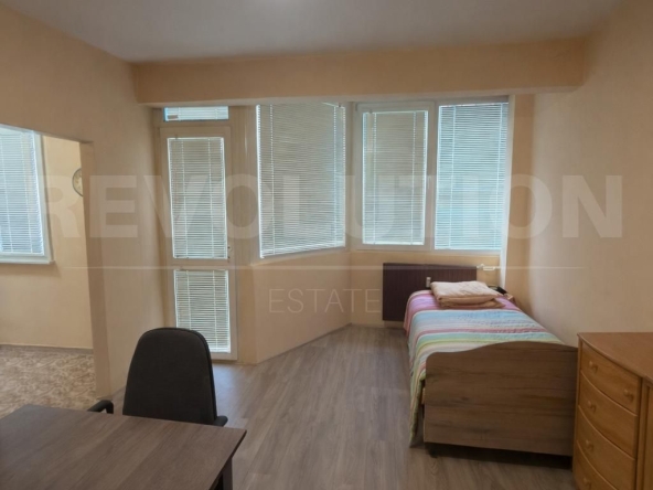 Едностаен апартамент в София, Слатина - 29 кв.м за 2023 €/кв.м - Снимка #1