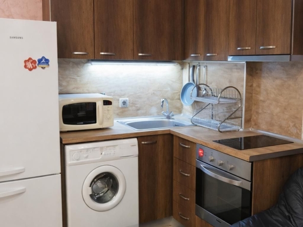 Дава се под наем Двустаен апартамент в Пловдив, Тракия - 50 кв.м за 418.71 € - Снимка #1