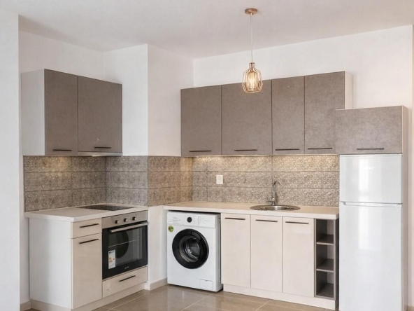 Дава се под наем Двустаен апартамент в Пловдив, Тракия - 65 кв.м за 398.82 € - Снимка #1