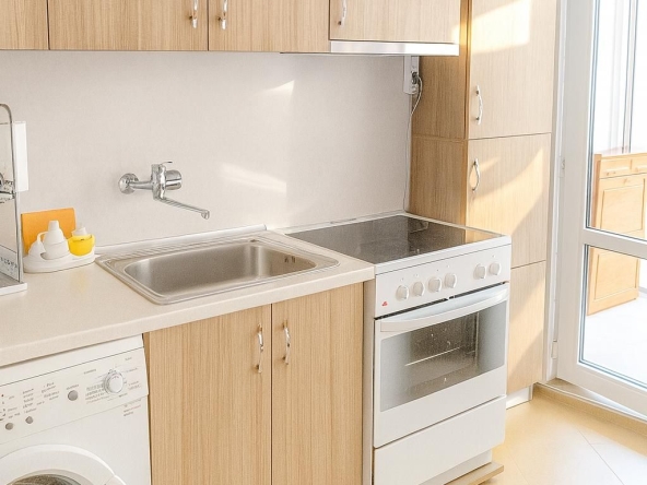 Дава се под наем Двустаен апартамент в Пловдив, Кършияка - 40 кв.м за 306 € - Снимка #1