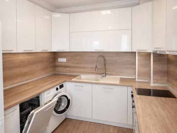 Дава се под наем Двустаен апартамент в Пловдив, Тракия - 61 кв.м за 487.56 € - Снимка #1