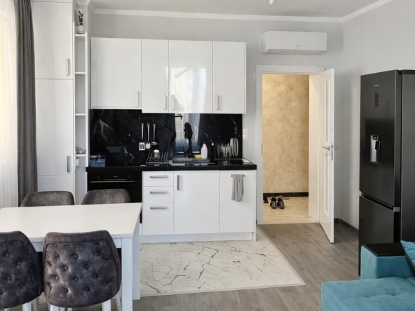 Дава се под наем Тристаен апартамент в Пловдив, Остромила - 90 кв.м за 648.21 € - Снимка #1