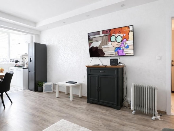 Дава се под наем Тристаен апартамент в София, Люлин 5 - 65 кв.м за 598.23 € - Снимка #1