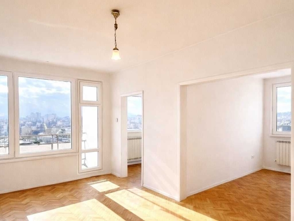 Тристаен апартамент в София, Център - 74 кв.м за 1585 €/кв.м - Снимка #1