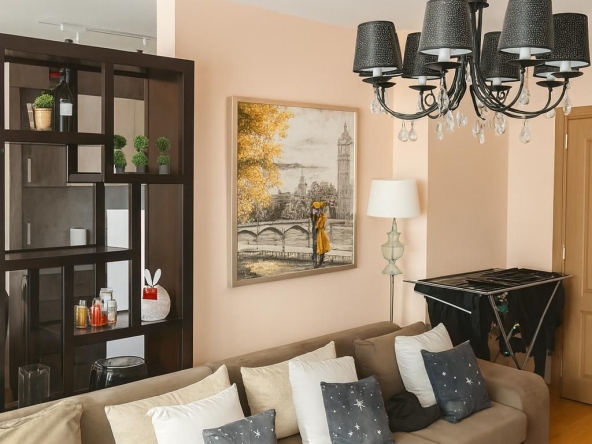 Дава се под наем Тристаен апартамент в Пловдив, Съдийски - 78 кв.м за 561 € - Снимка #1