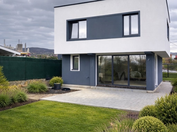 Къща в с. Голяновци, Област София-област - 157 кв.м за 1251 €/кв.м - Снимка #1