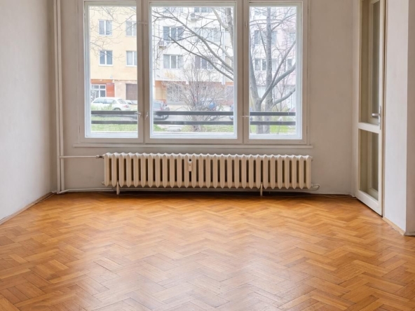 Дава се под наем Тристаен апартамент в София, Младост 3 - 80 кв.м за 548.25 € - Снимка #1