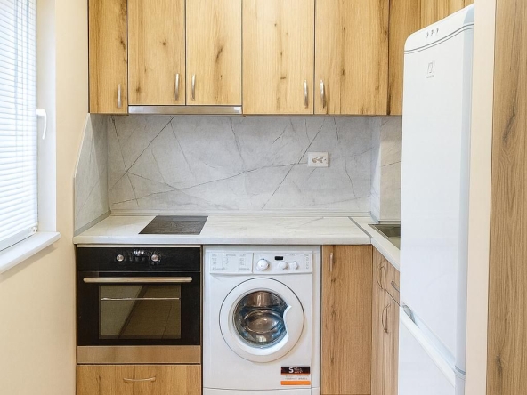 Дава се под наем Двустаен апартамент в Пловдив, Тракия - 45 кв.м за 357 € - Снимка #1