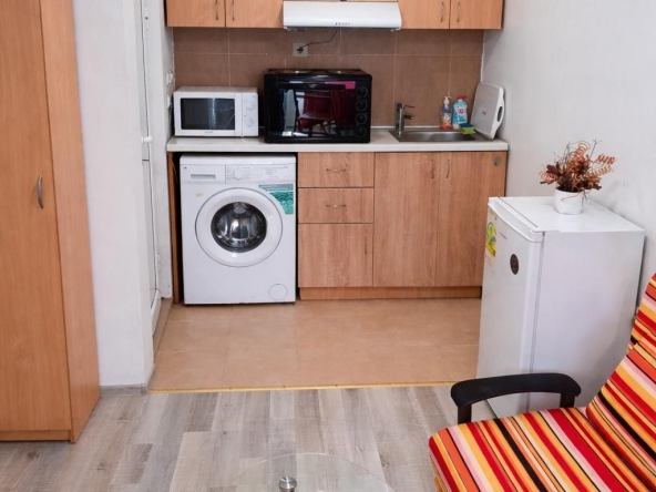 Дава се под наем Едностаен апартамент в Варна, Автогара - 28 кв.м за 239.19 € - Снимка #1