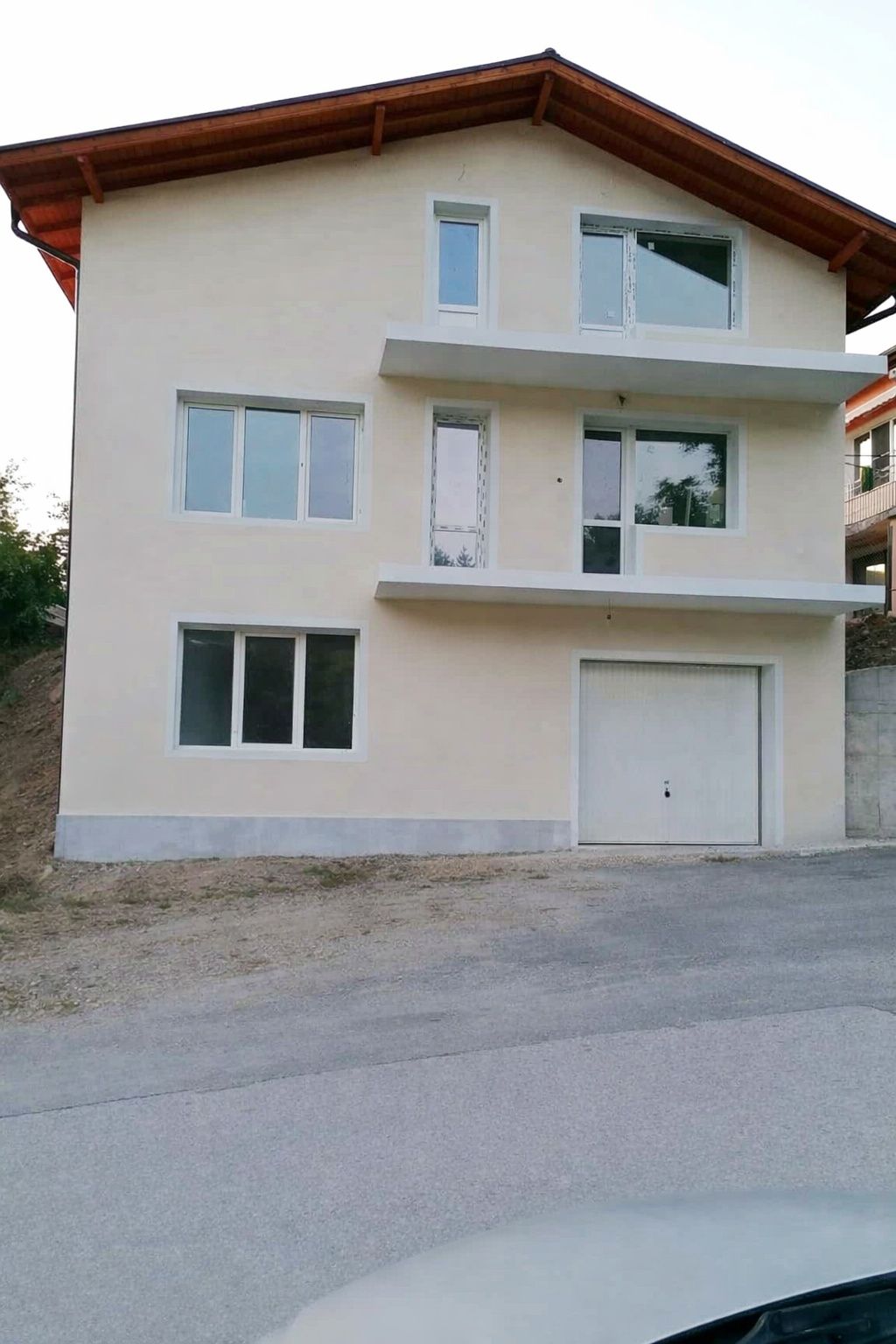 Къща в София, Младост 1А - 210 кв.м за 435 €/кв.м - Снимка #1