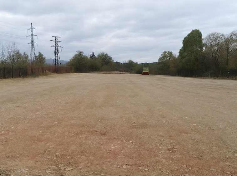 Дава се под наем Парцел в с. Вакарел, Област София-област - 5000 кв.м за 1275 € - Снимка #1