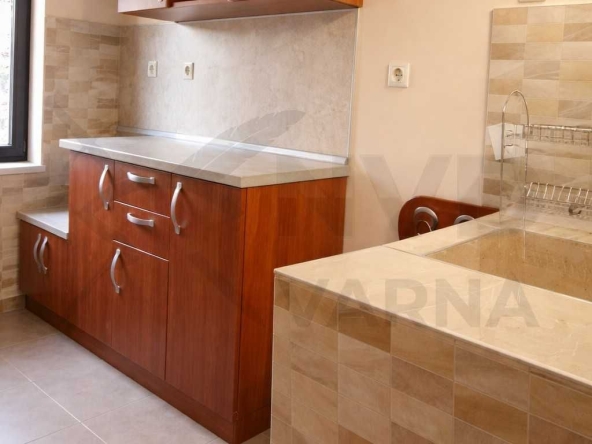 Дава се под наем Двустаен апартамент в Варна, Бриз - 40 кв.м за 348.84 € - Снимка #1