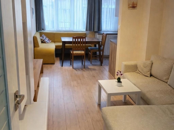 Дава се под наем Тристаен апартамент в София, Център - 100 кв.м за 697.17 € - Снимка #1