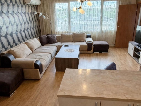 Дава се под наем Двустаен апартамент в София, Витоша - 74 кв.м за 746.64 € - Снимка #1
