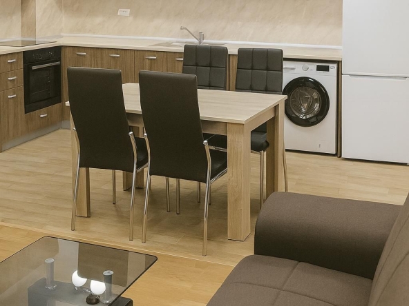 Дава се под наем Тристаен апартамент в Пловдив, Кючук Париж - 100 кв.м за 700 € - Снимка #1