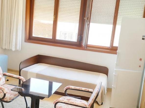 Дава се под наем Тристаен апартамент в Пловдив, Център - 138 кв.м за 460 € - Снимка #1