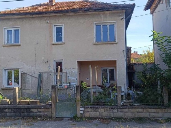 Къща в Мездра - 140 кв.м за 591 €/кв.м - Снимка #1