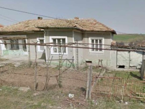 Къща в с. Крушари, Област Добрич - 300 кв.м за 26 €/кв.м - Снимка #1