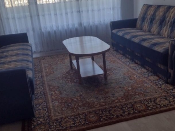 Дава се под наем Тристаен апартамент в Разград, Орел - 77 кв.м за 255 € - Снимка #1