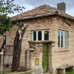 Къща в с. Зайчино ореше, Област Шумен - 1200 кв.м за 15 €/кв.м - Снимка #1