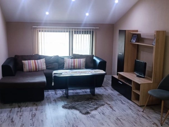 Дава се под наем Тристаен апартамент в Асеновград - 80 кв.м за 298.86 € - Снимка #1