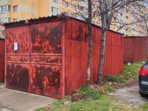 Гараж / Паркомясто в Сливен, Клуцохор - 18 кв.м за 16 €/кв.м - Снимка #1