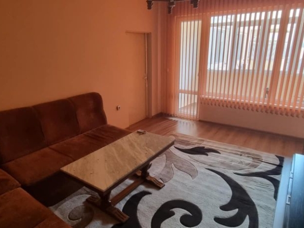 Дава се под наем Тристаен апартамент в Варна, Кайсиева градина - 60 кв.м за 306 € - Снимка #1