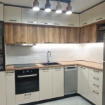 Тристаен апартамент в Плевен, Сторгозия - 76 кв.м за 1968 €/кв.м - Снимка #1