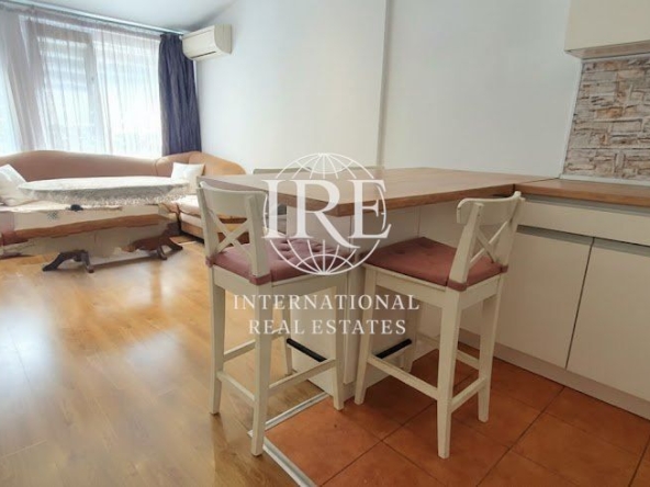 Двустаен апартамент в Варна, Цветен квартал - 65 кв.м за 1137 €/кв.м - Снимка #1