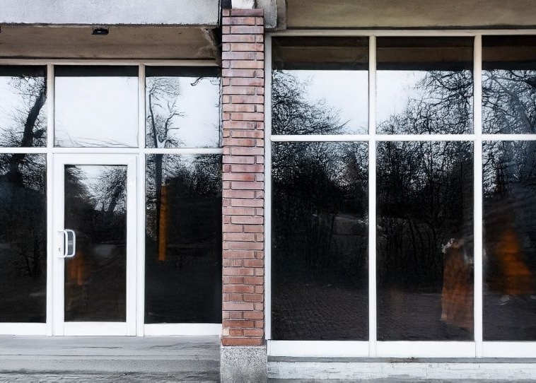 Дава се под наем Магазин в Пловдив, Каменица 2 - 97 кв.м за 816 € - Снимка #1