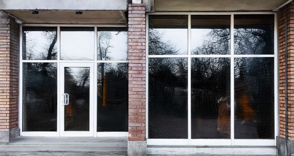 Дава се под наем Магазин в Пловдив, Каменица 2 - 97 кв.м за 816 € - Снимка #1