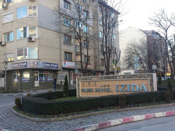 Тристаен апартамент в Добрич, Свети Георги - 76 кв.м за 1577 €/кв.м - Снимка #1