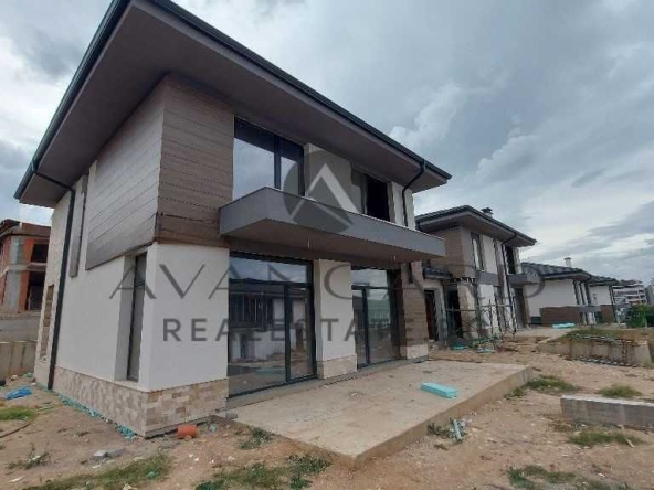 Къща в с. Марково, Област Пловдив - 189 кв.м за 1479 €/кв.м - Снимка #1