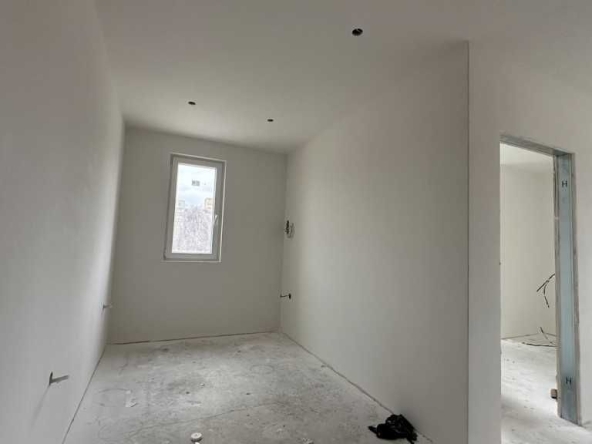 Тристаен апартамент в Габрово, Трендафил 1 - 69 кв.м за 1138 €/кв.м - Снимка #1