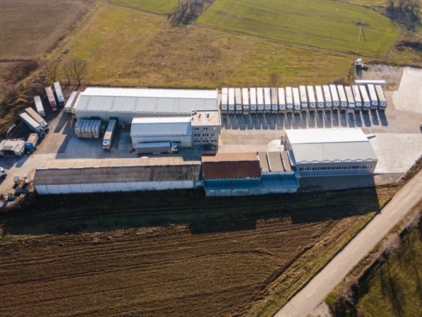 Дава се под наем Склад в Севлиево - 1000 кв.м за 637.5 € - Снимка #1