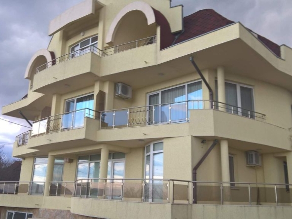 Къща в Балчик - 580 кв.м за 811 €/кв.м - Снимка #1