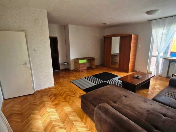 Дава се под наем Тристаен апартамент в София, Младост 2 - 106 кв.м за 700 € - Снимка #1