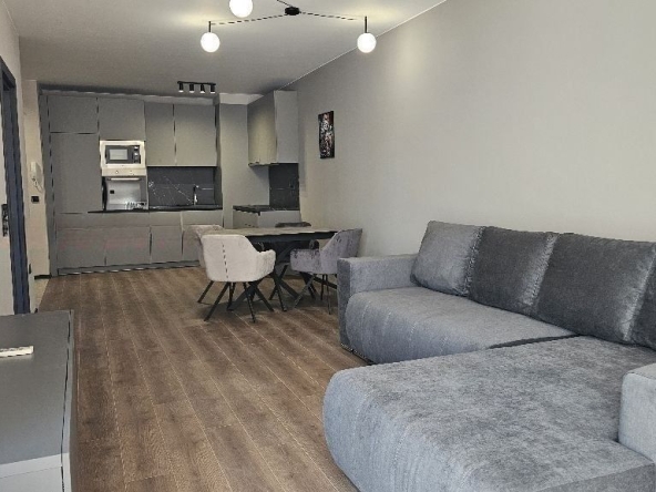 Дава се под наем Тристаен апартамент в София, Студентски град - 120 кв.м за 1145.97 € - Снимка #1