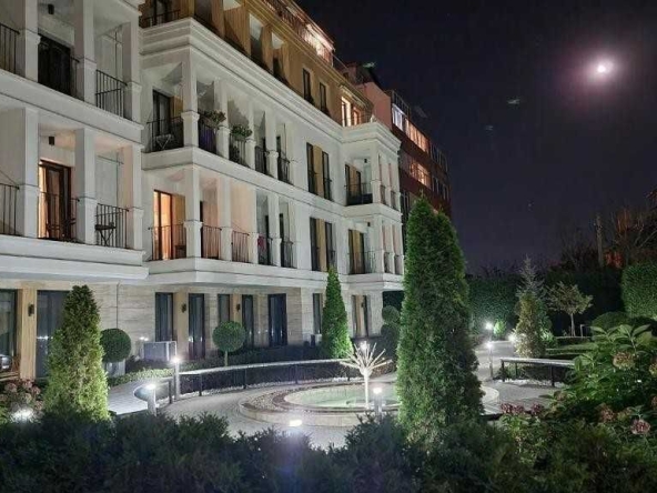 Дава се под наем Двустаен апартамент в Варна, Бриз - 79 кв.м за 847.62 € - Снимка #1