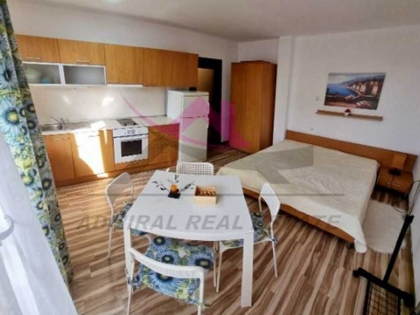 Дава се под наем Едностаен апартамент в Варна, Колхозен пазар - 37 кв.м за 260 € - Снимка #1