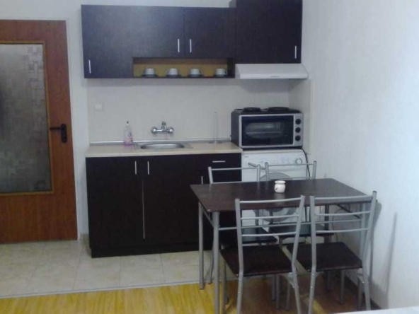 Дава се под наем Ателие в Ямбол, Център - 30 кв.м за 255 € - Снимка #1